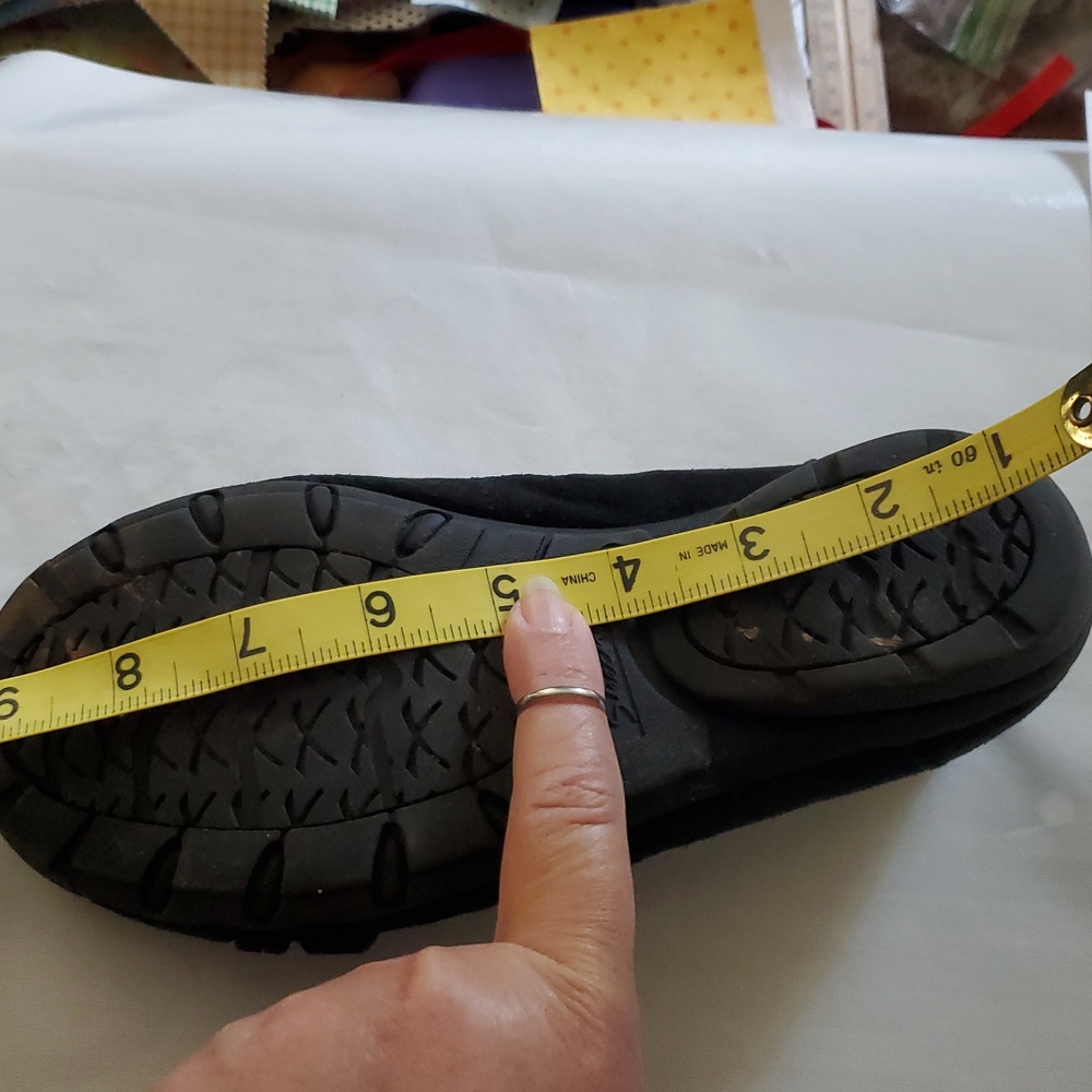 SKECHERS Size 6 - Picture 7 of 9